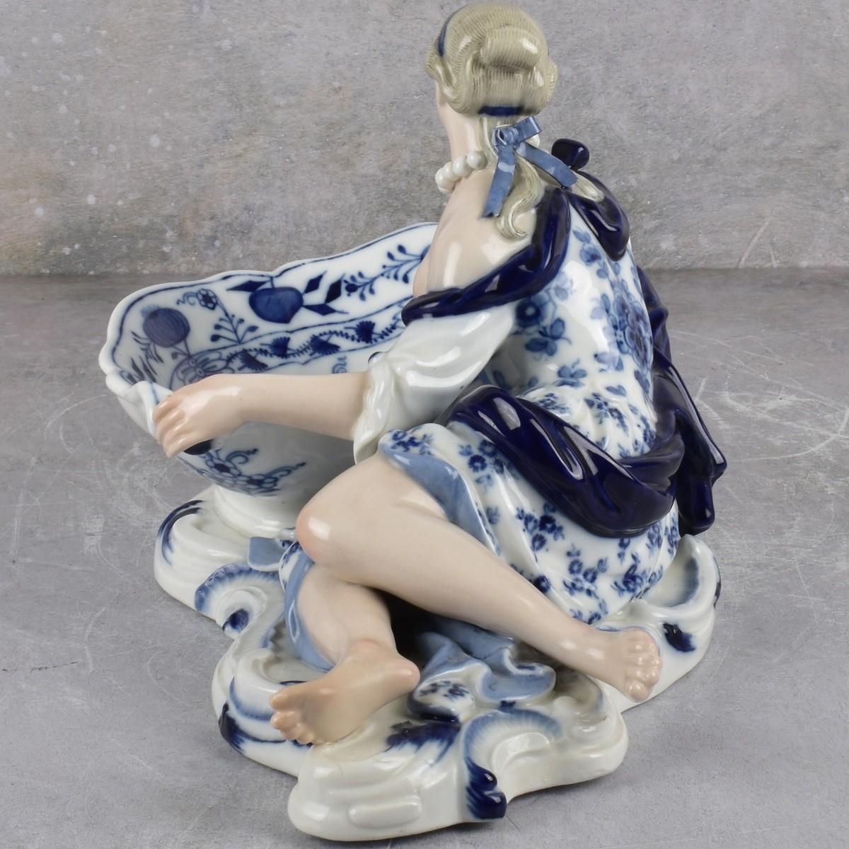 Meissen German Porcelain Porcelain Sweetmeat Dish