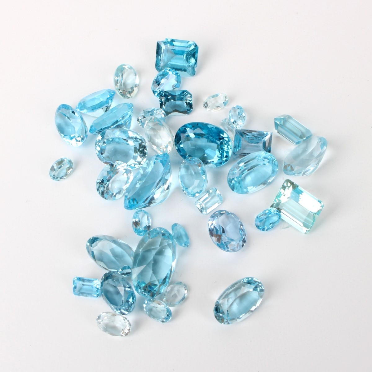 169.6CT TW Blue Topaz