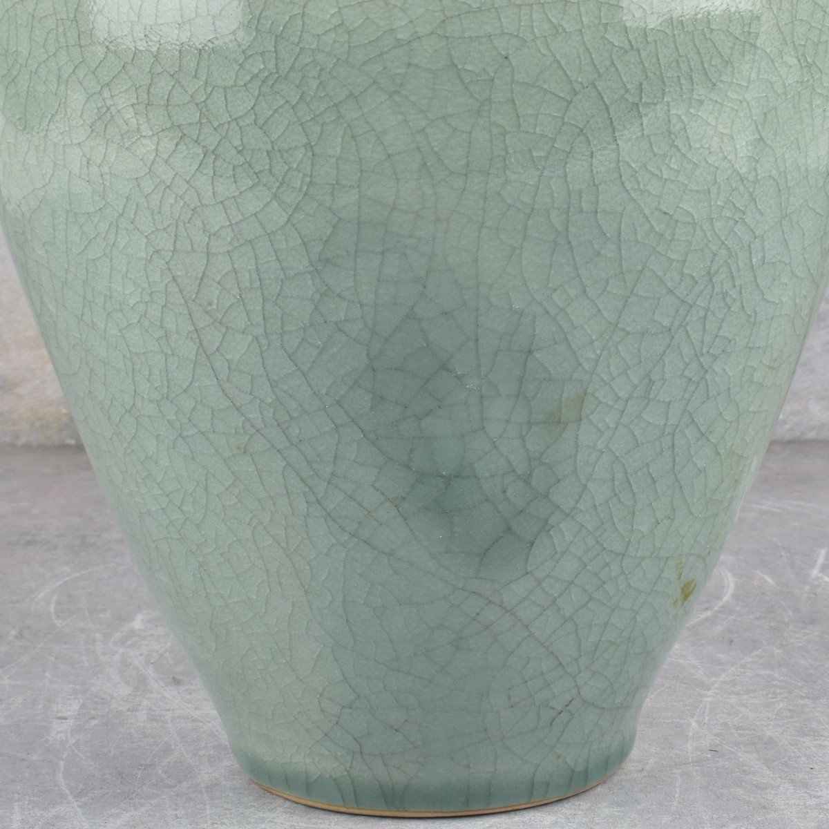 Chinese Celadon Crackle Glaze Vase