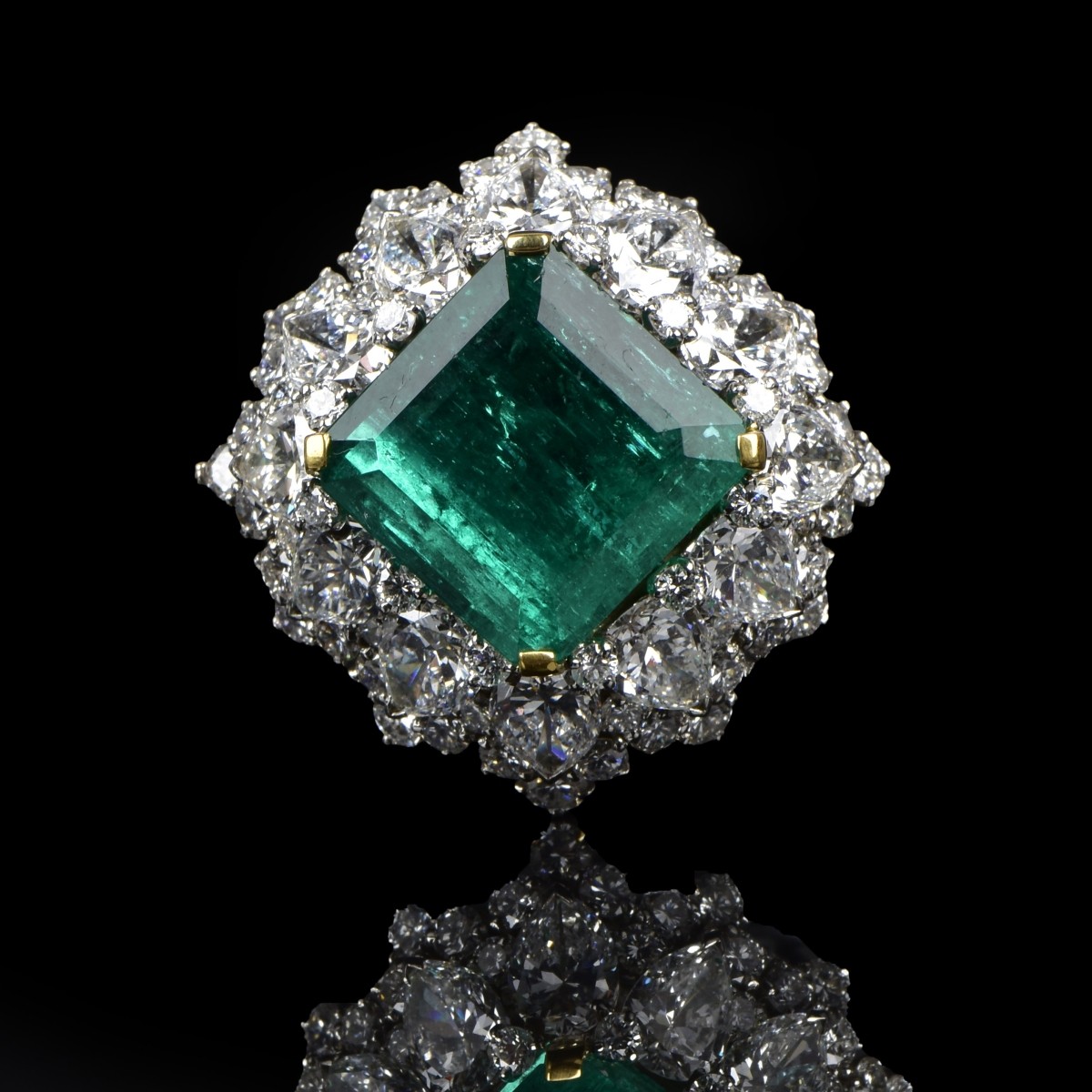 Bulgari Emerald, Diamond and Platinum Ring