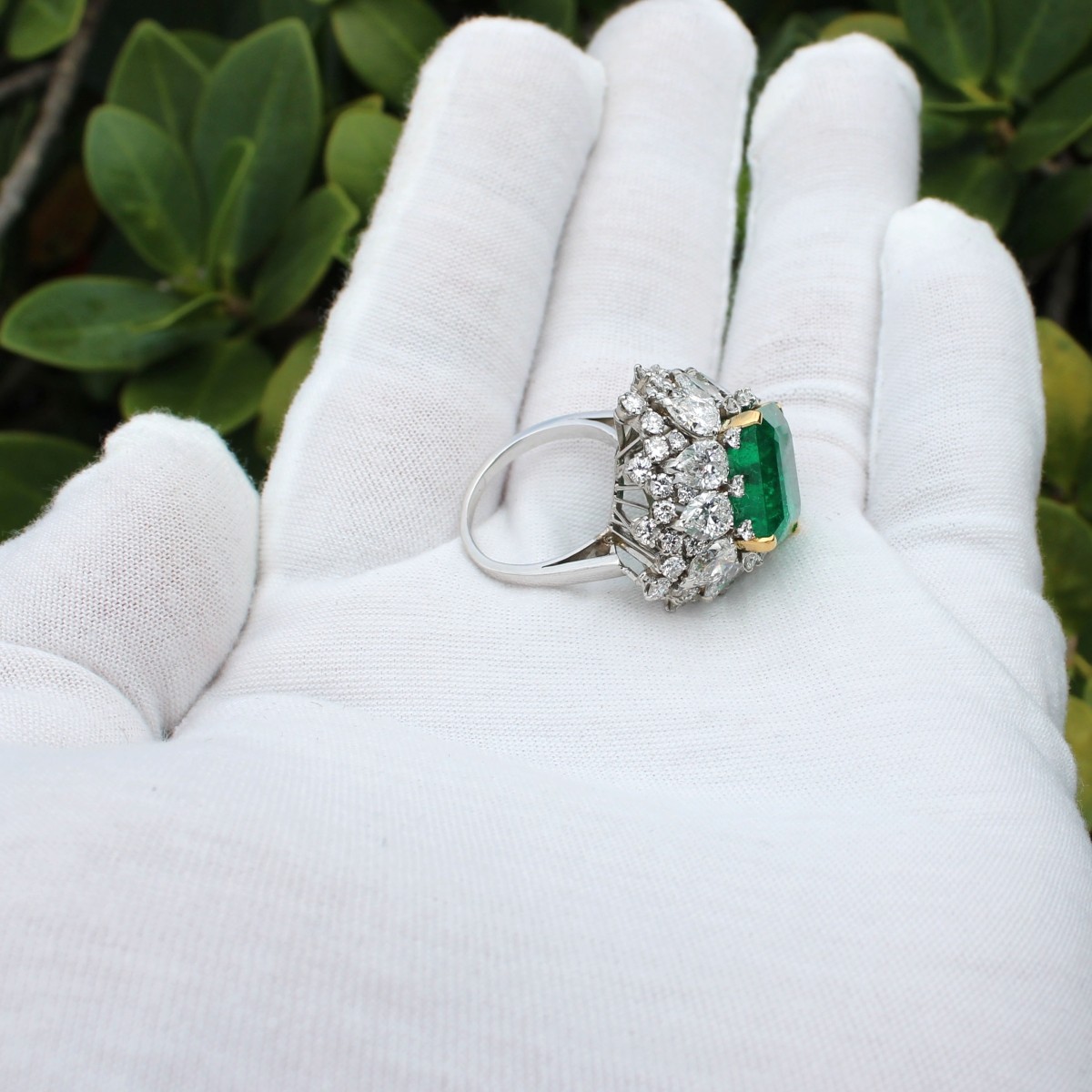 Bulgari Emerald, Diamond and Platinum Ring