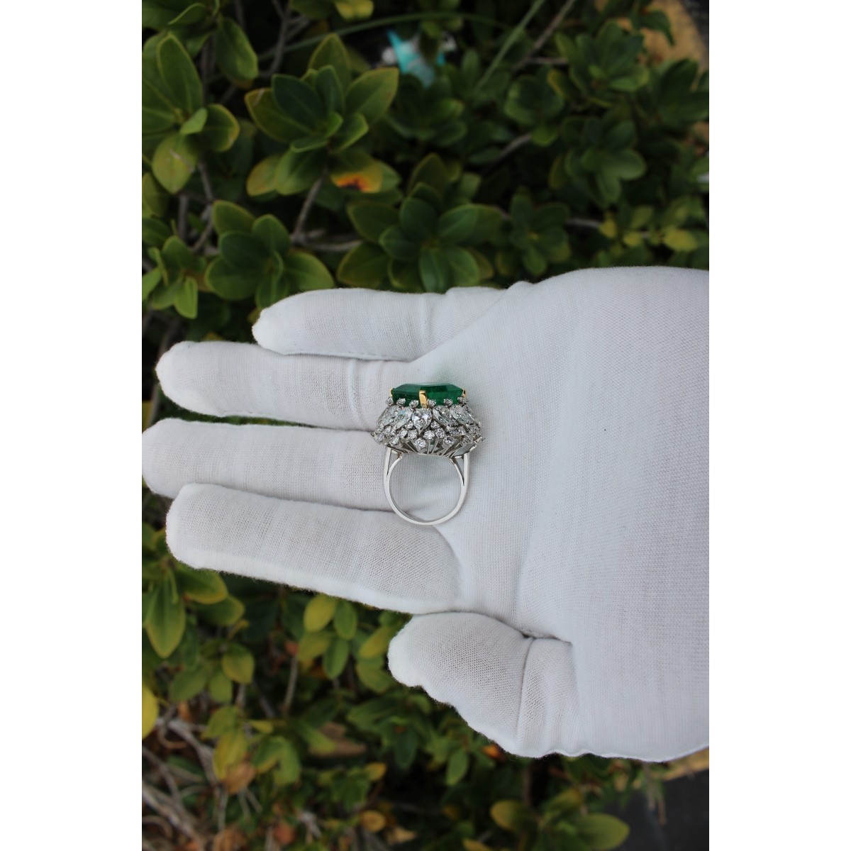 Bulgari Emerald, Diamond and Platinum Ring