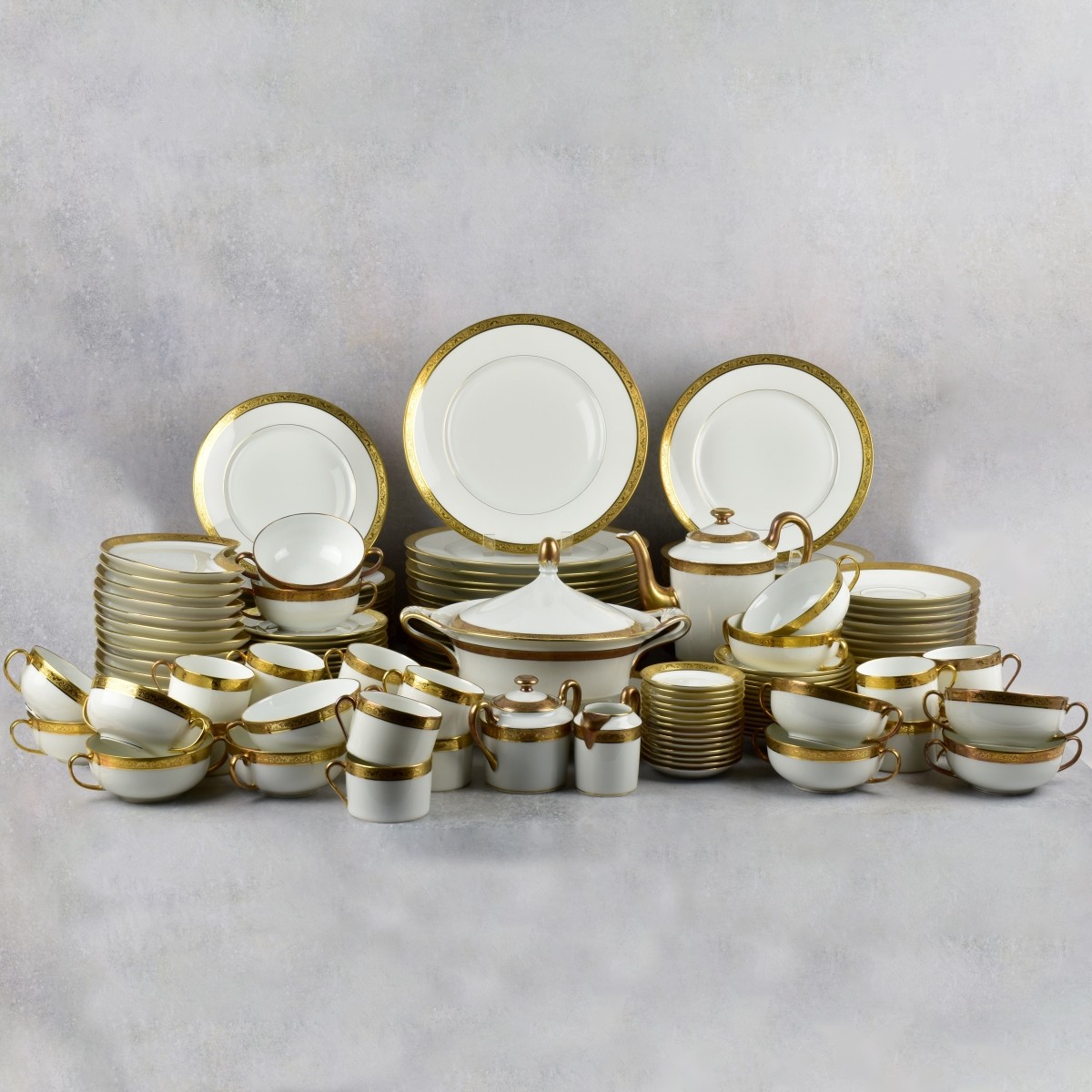 Raynaud Limoges "Ambassador" Dinner Service