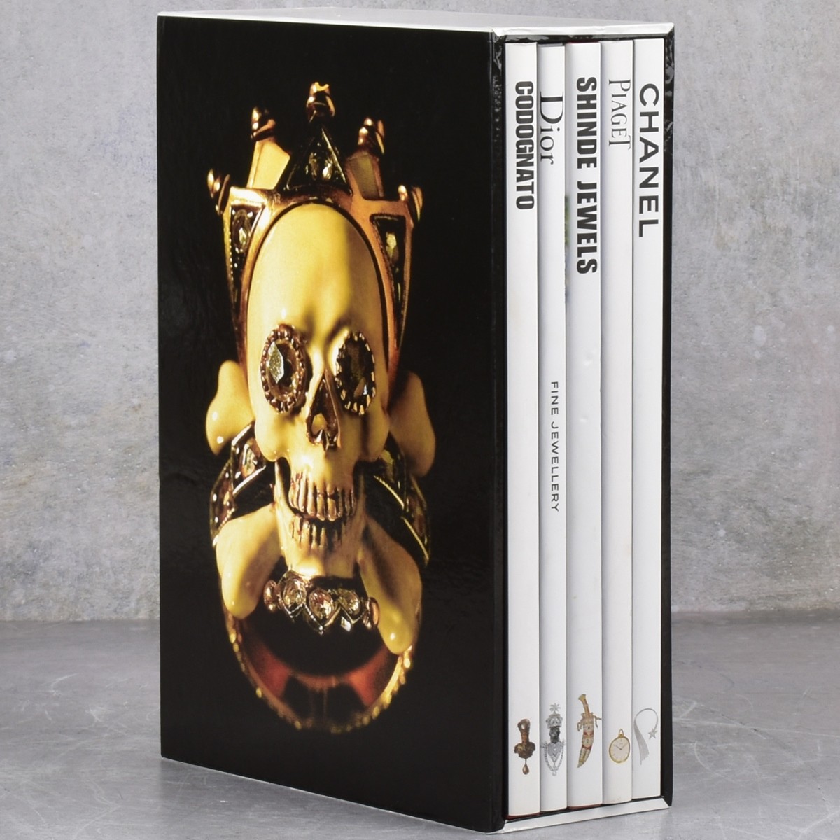 Memoire Slipcase Set: Jewelry
