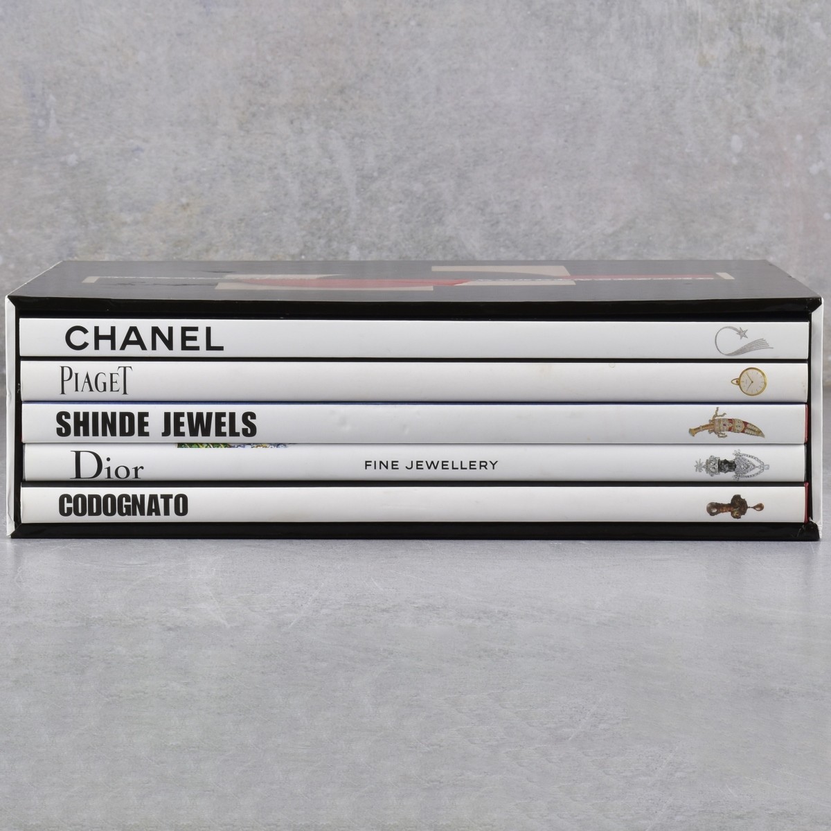 Memoire Slipcase Set: Jewelry