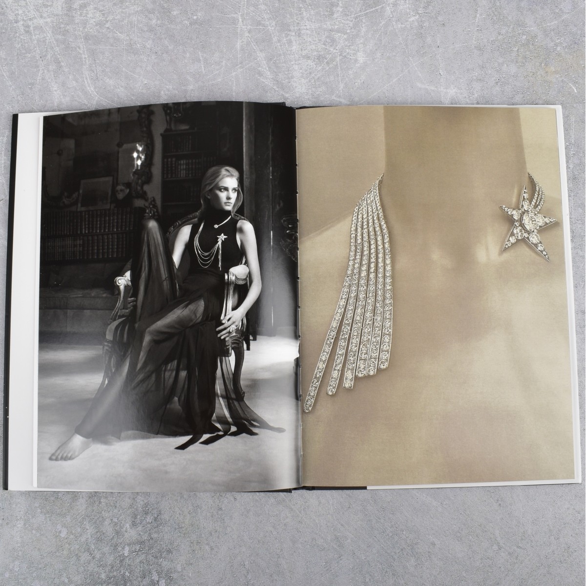 Memoire Slipcase Set: Jewelry