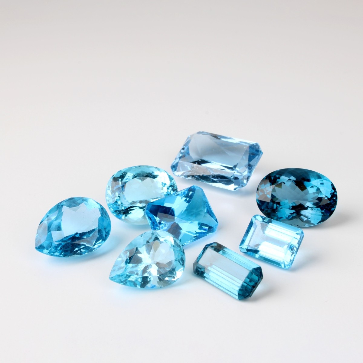 167.7CT TW Blue Topaz