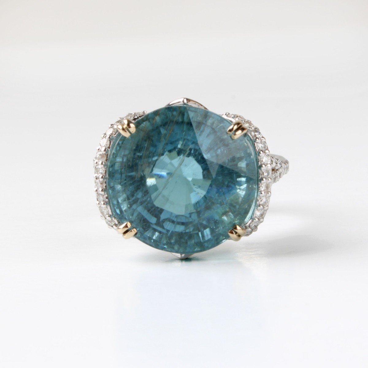 GIA Paraiba, Diamond and 18K Ring