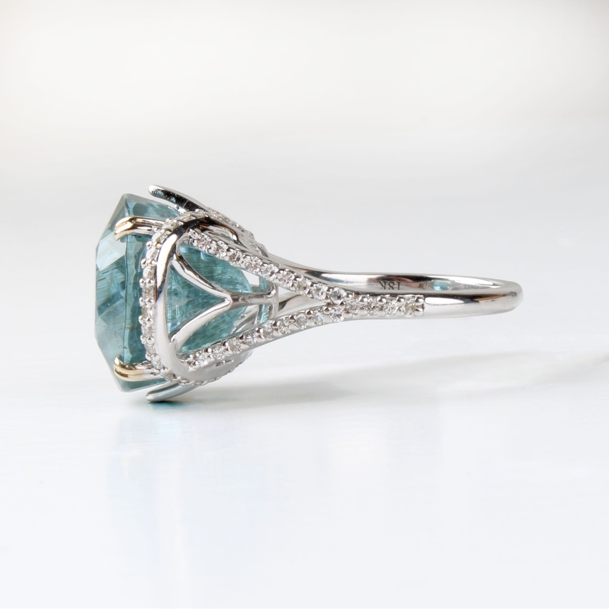 GIA Paraiba, Diamond and 18K Ring