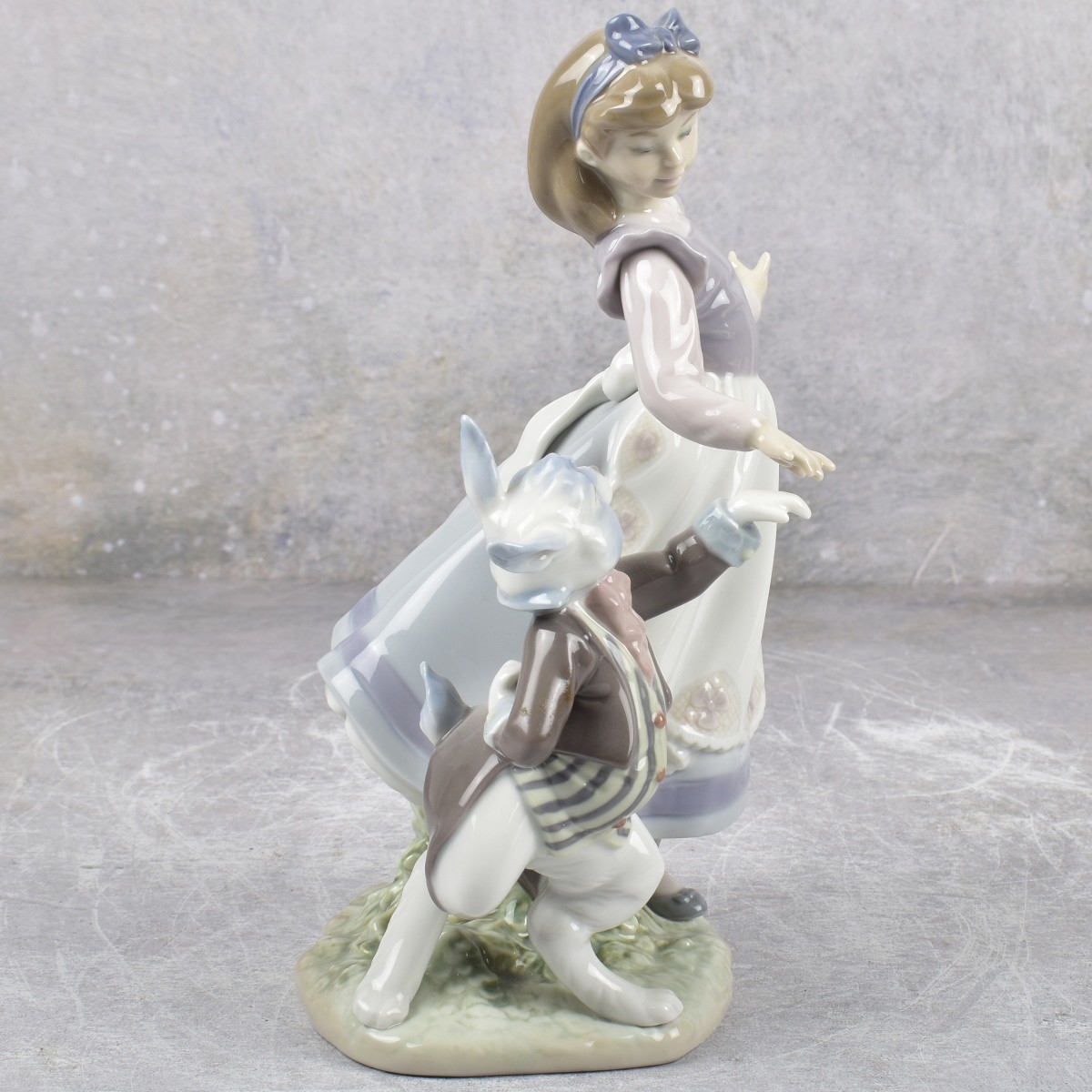 Lladro Spain "Alice in Wonderland"