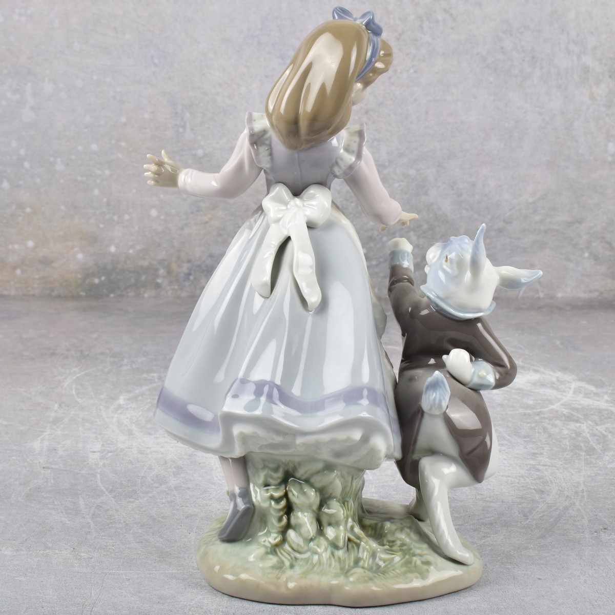 Lladro Spain "Alice in Wonderland"