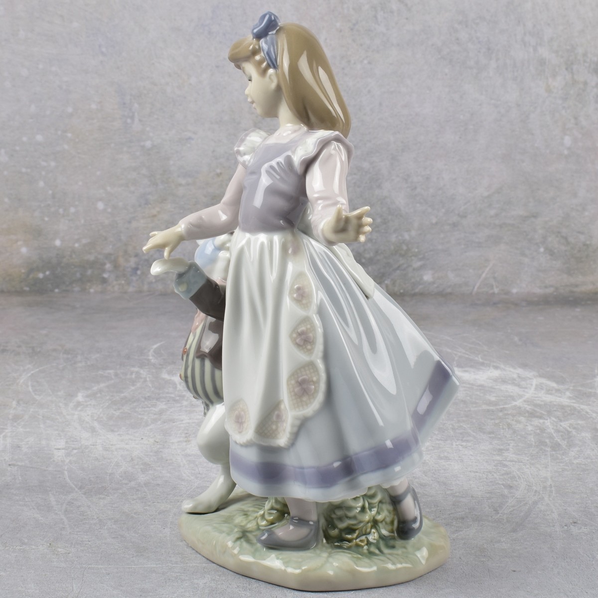 Lladro Spain "Alice in Wonderland"