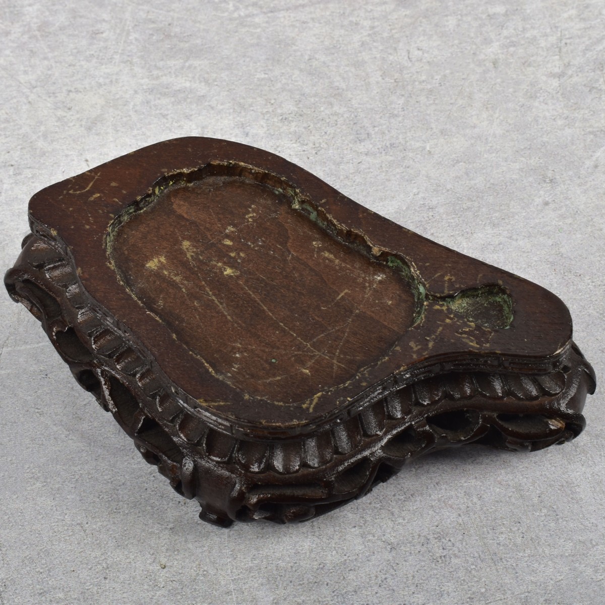 Carved Serpentine Sculpture of a Guanyin