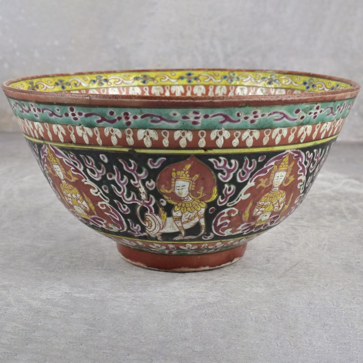 Chinese Bencharong Porcelain Bowl