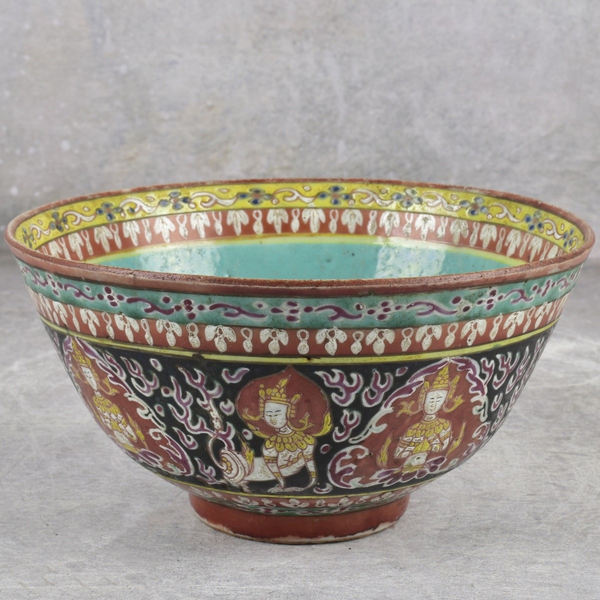 Chinese Bencharong Porcelain Bowl