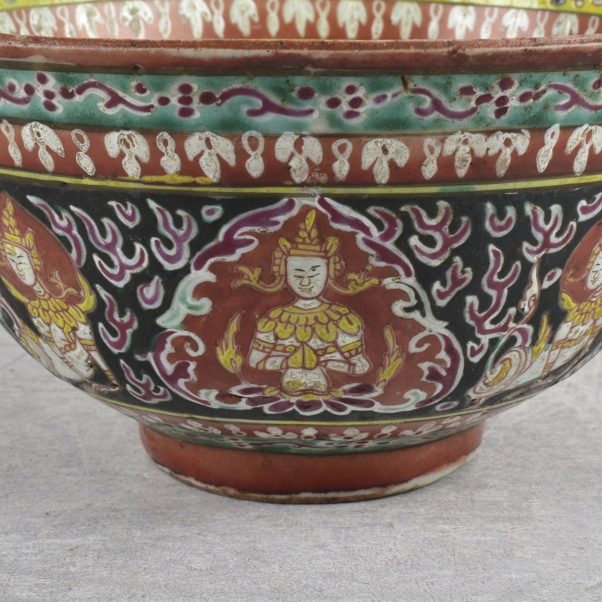Chinese Bencharong Porcelain Bowl