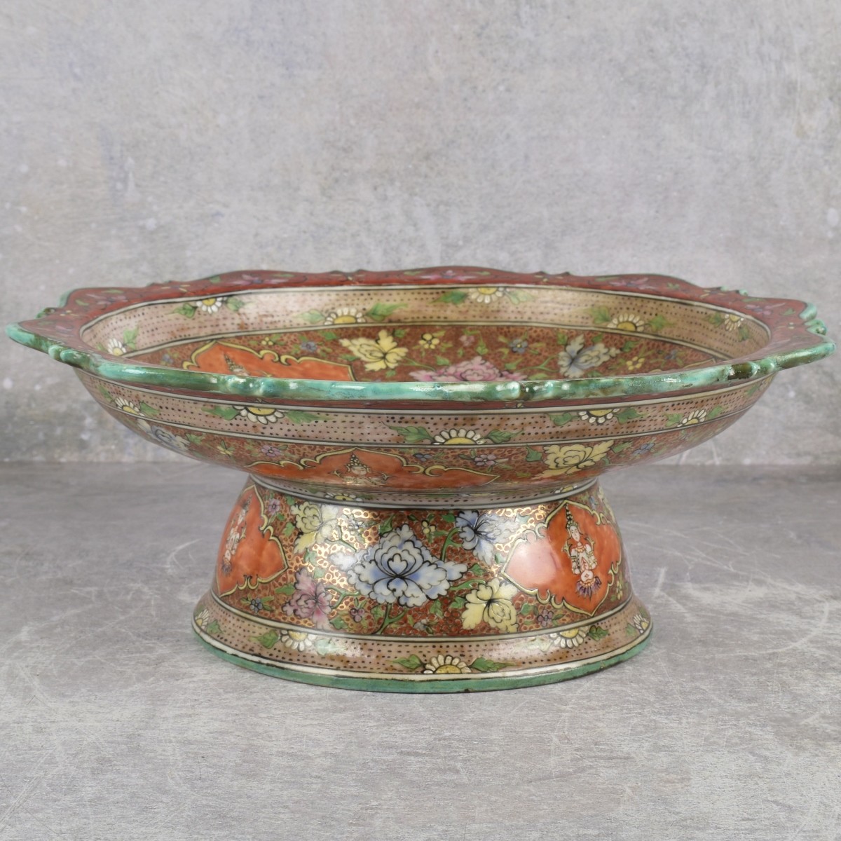 Chinese Bencharong Porcelain Footed Bowl