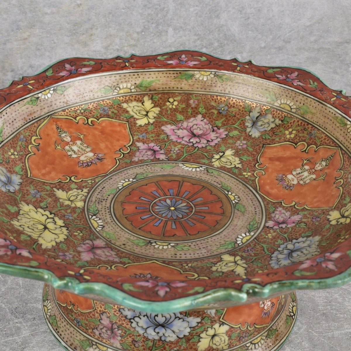 Chinese Bencharong Porcelain Footed Bowl