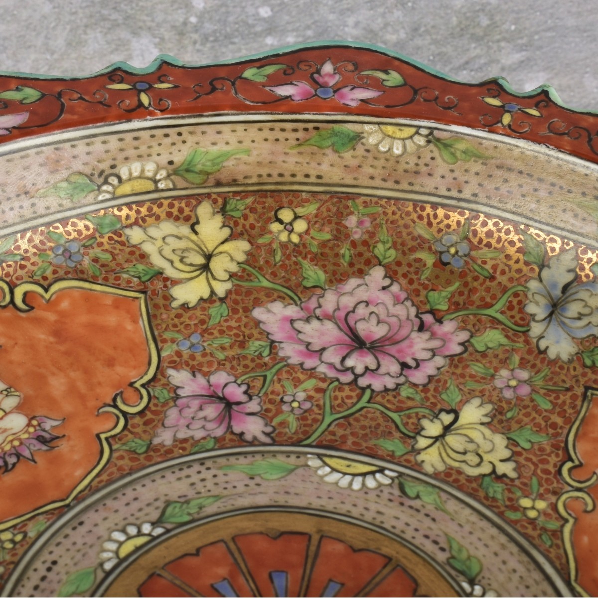 Chinese Bencharong Porcelain Footed Bowl