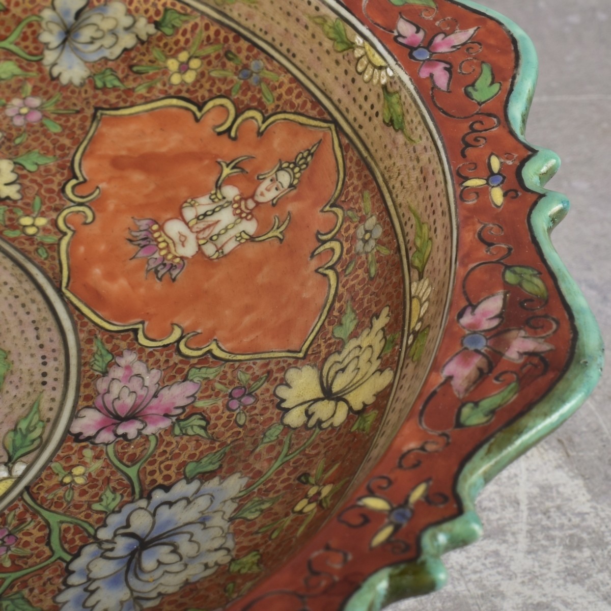 Chinese Bencharong Porcelain Footed Bowl