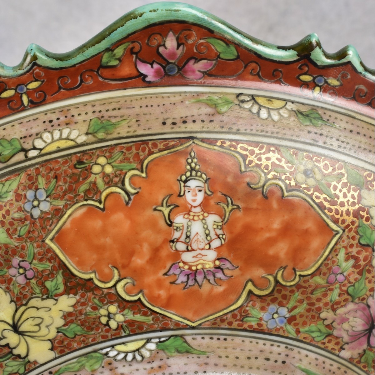 Chinese Bencharong Porcelain Footed Bowl