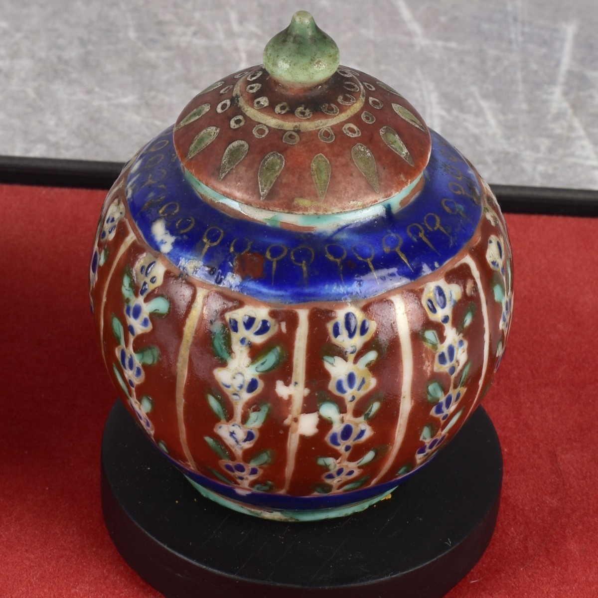 18th/19th Century Thai Bencharong Jars