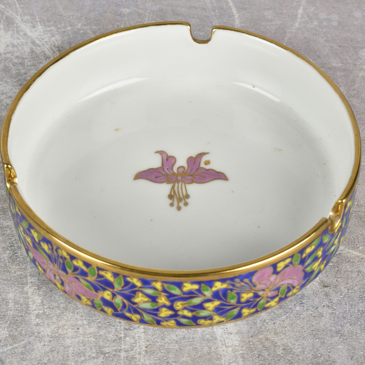 Thailand Porcelain Pieces