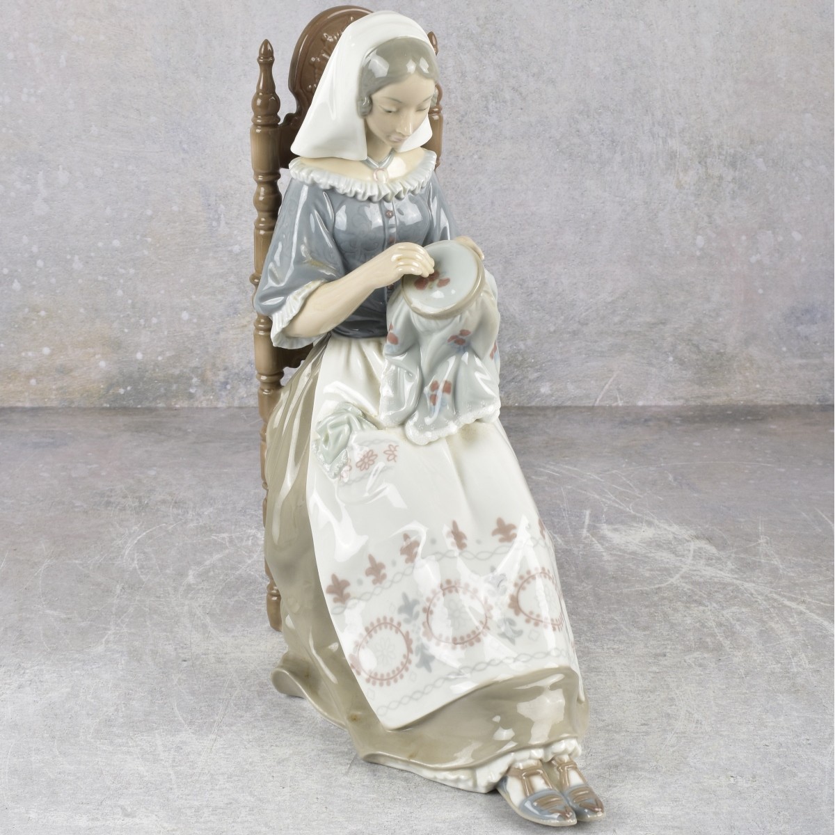 Lladro Spain Gloss Porcelain Sculpture