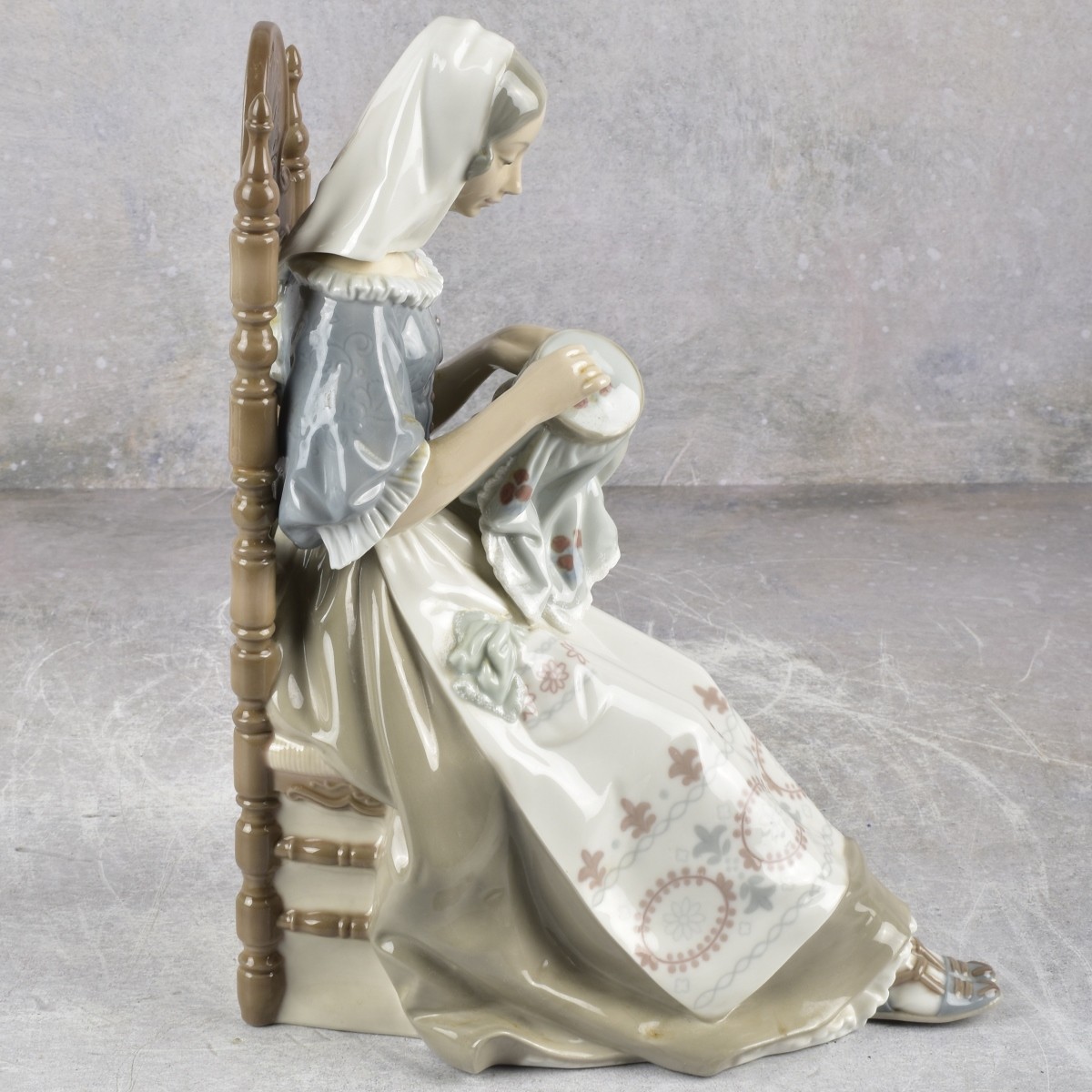 Lladro Spain Gloss Porcelain Sculpture