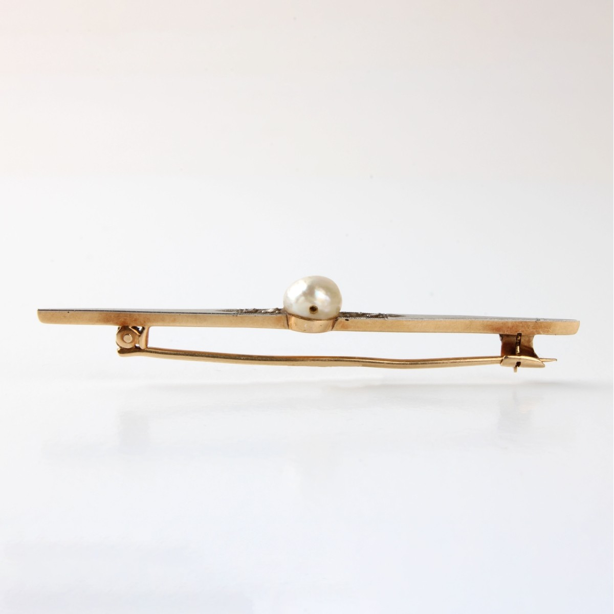 Pearl, Diamond 14K and Platinum Pin