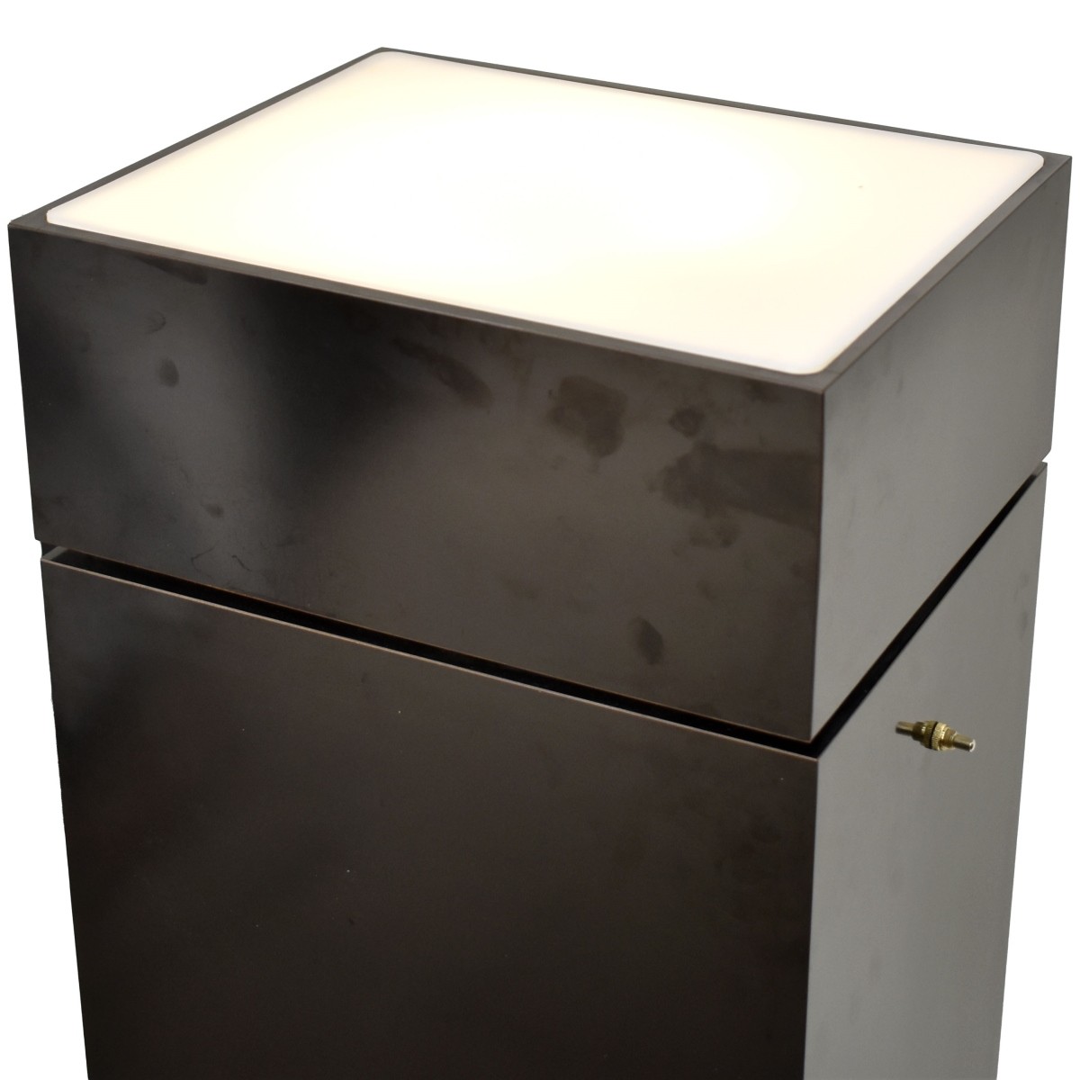 Swivel Formica Pedestal