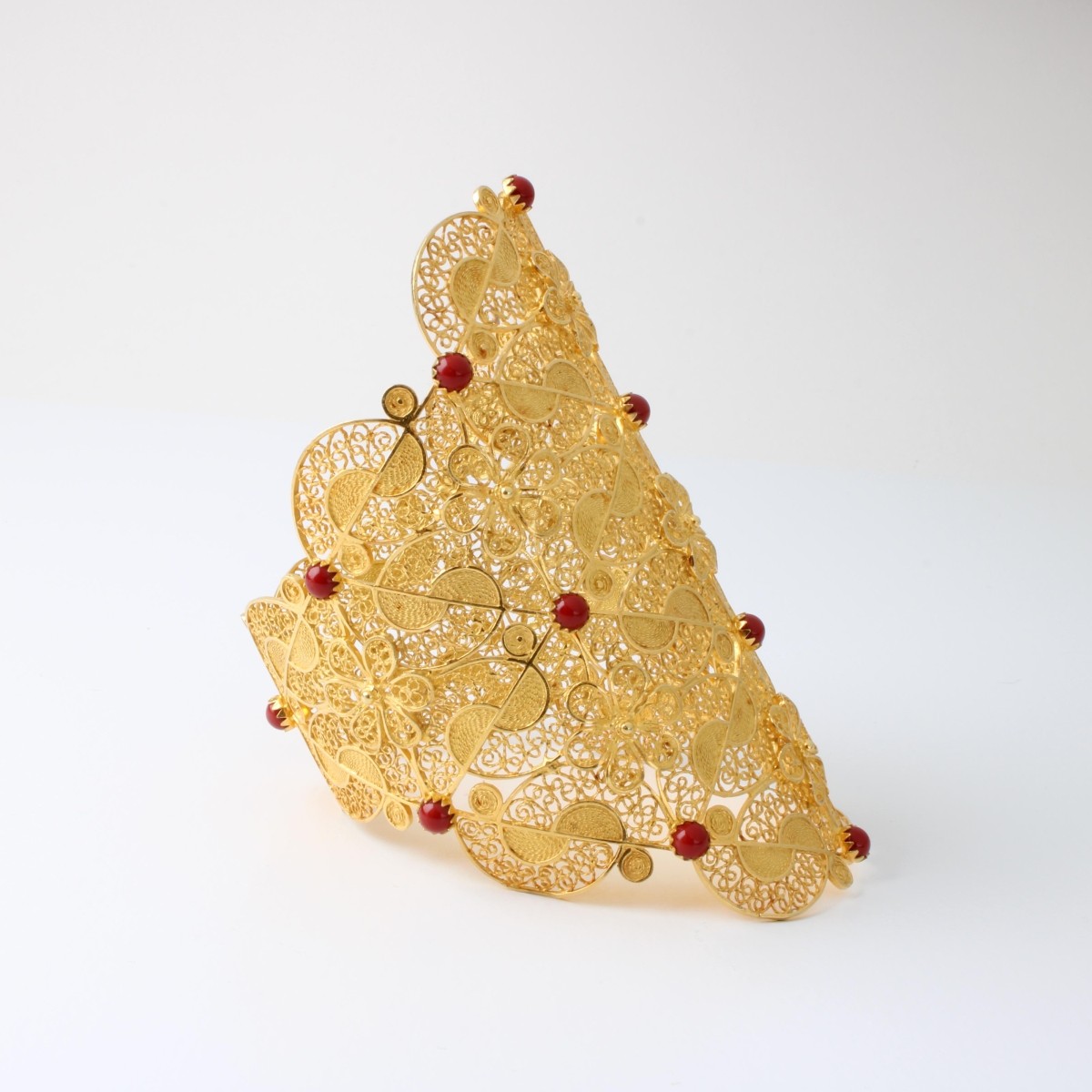 18K and Red Coral Cuff Bracelet