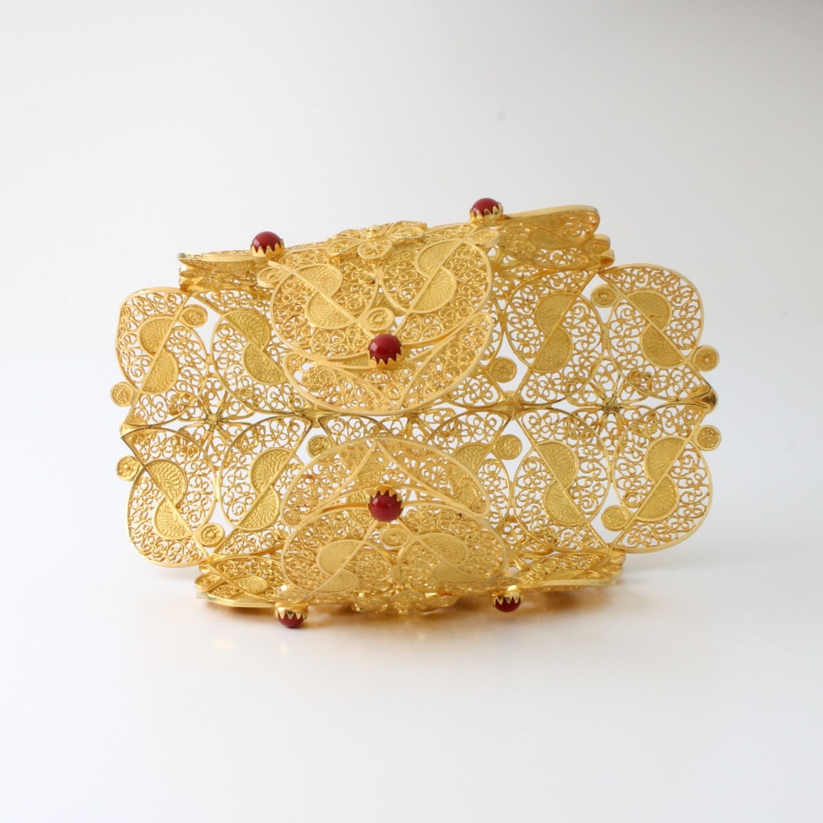 18K and Red Coral Cuff Bracelet