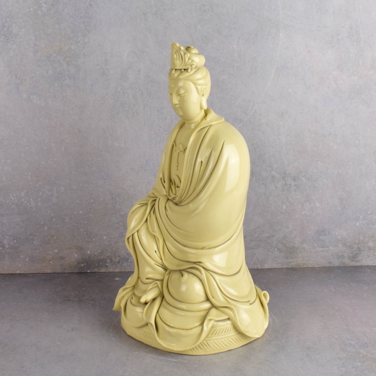 Chinese Dehua Porcelain Figurine