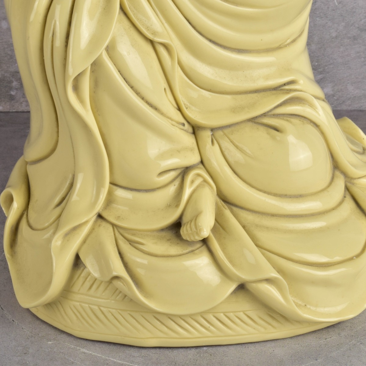 Chinese Dehua Porcelain Figurine