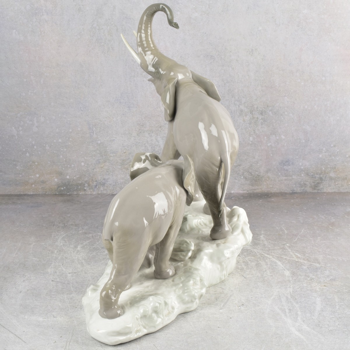 Lladro "Elephants Walking" Sculpture