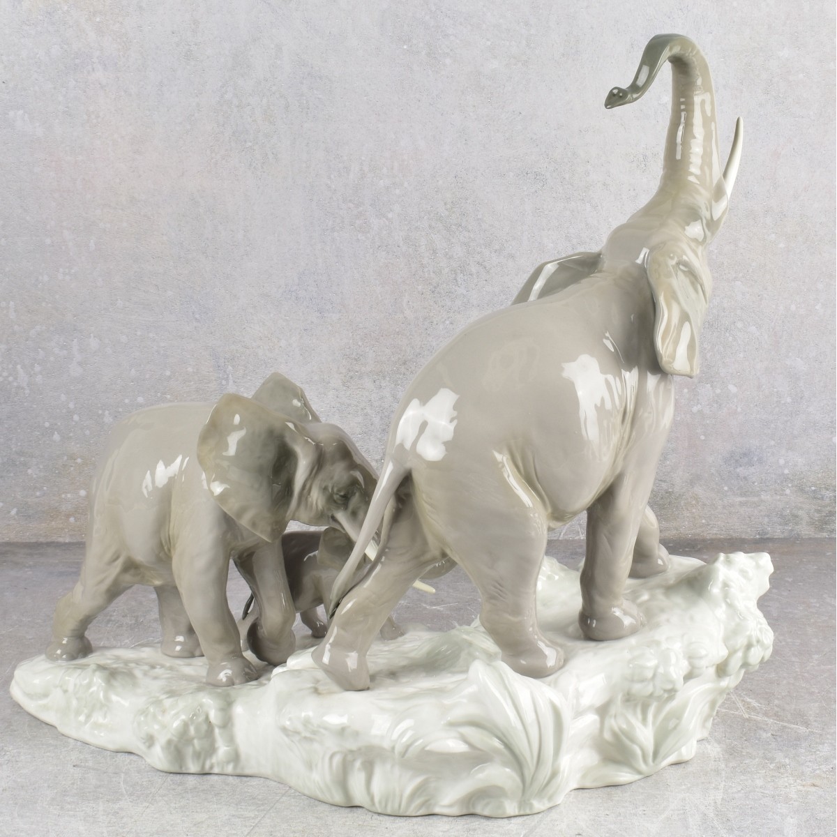 Lladro "Elephants Walking" Sculpture