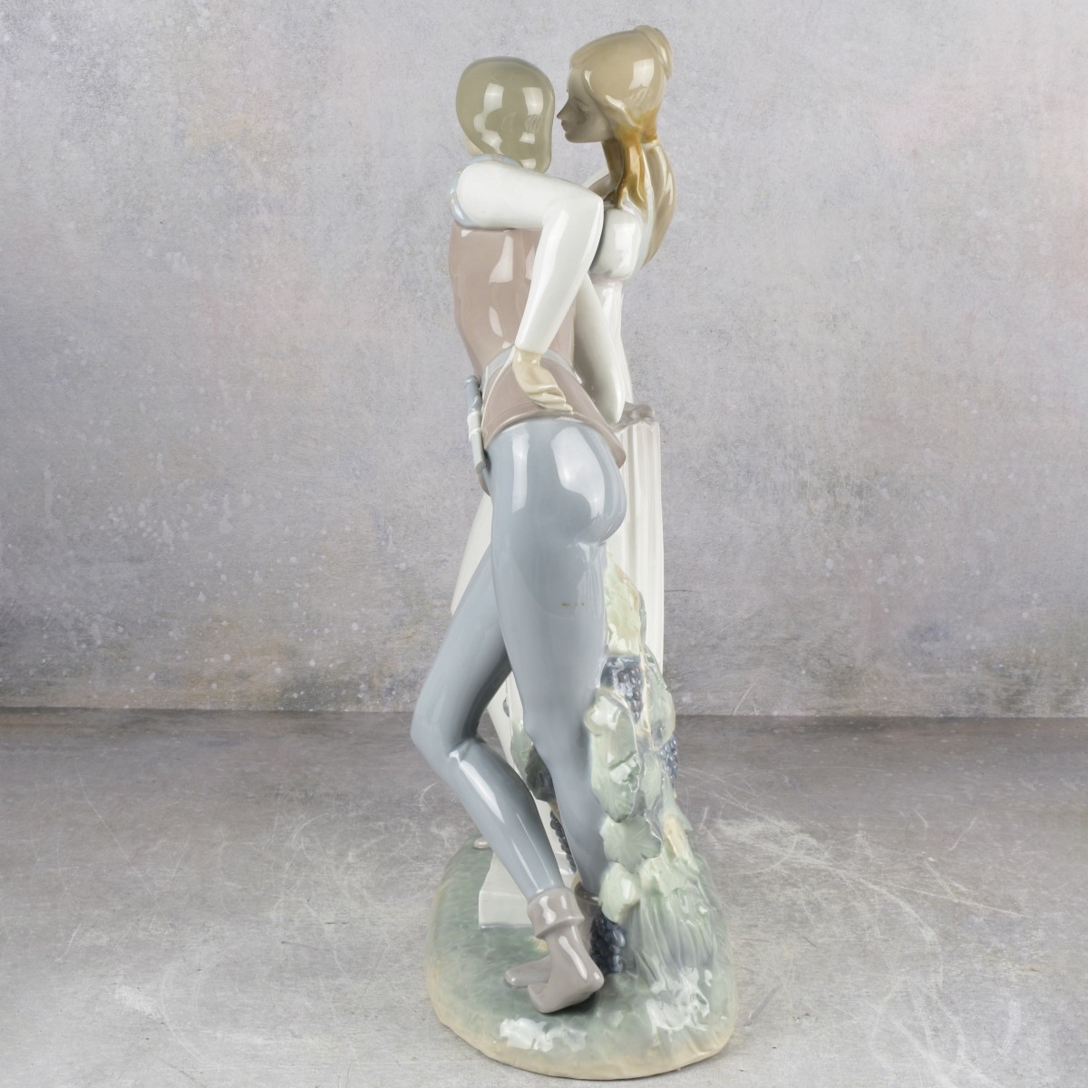 Lladro "Romeo and Juliet" Sculpture