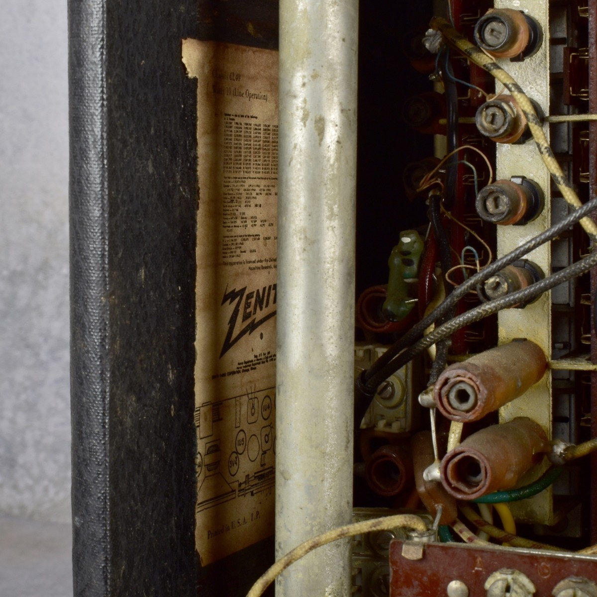 Vtg. Zenith Model H-500 Trans Ocean Radio