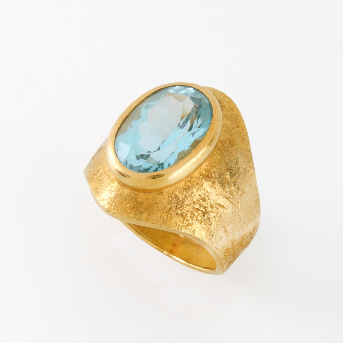 Aquamarine and 18K Ring