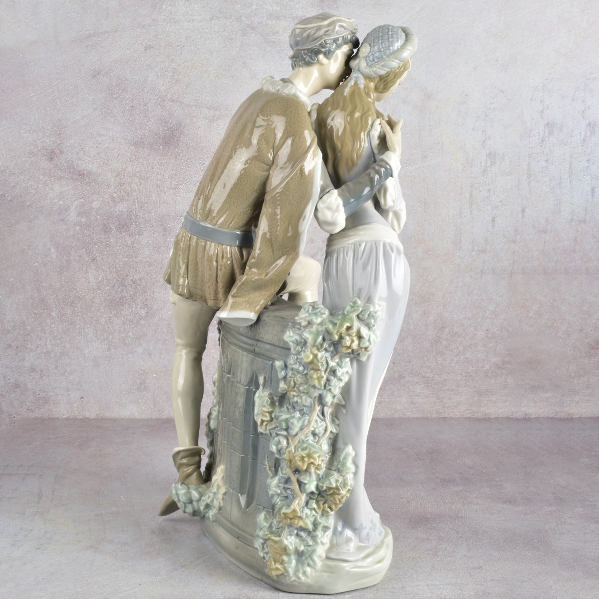 Lladro "Lovers From Verona" Sculpture