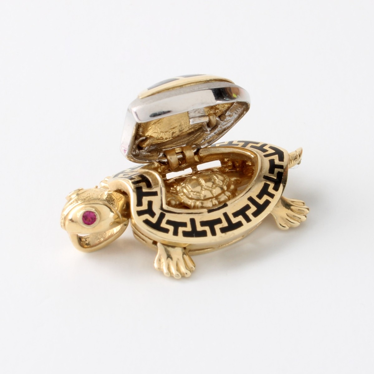 14K Turtle Pendant