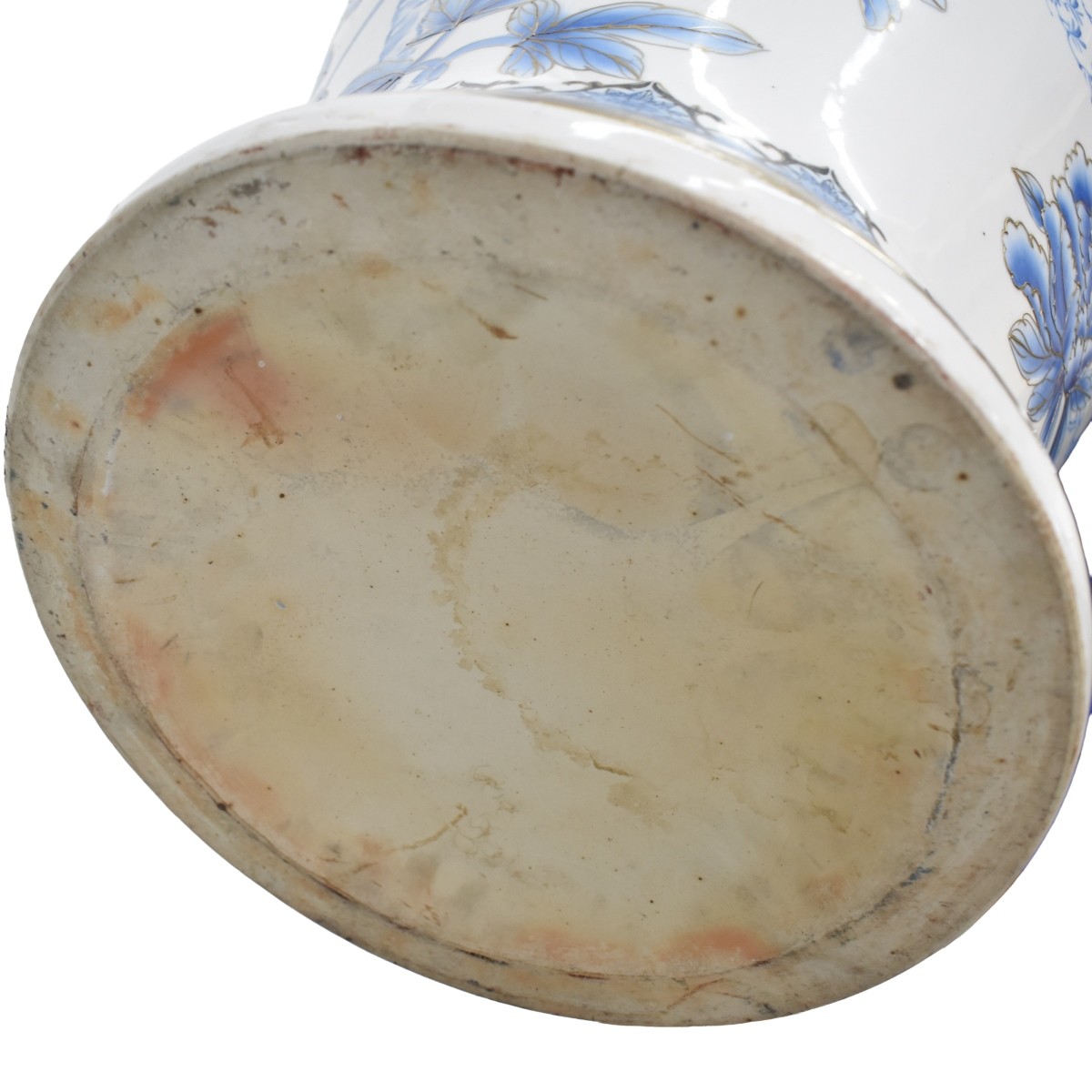 Chinese Porcelain Palatial Urn