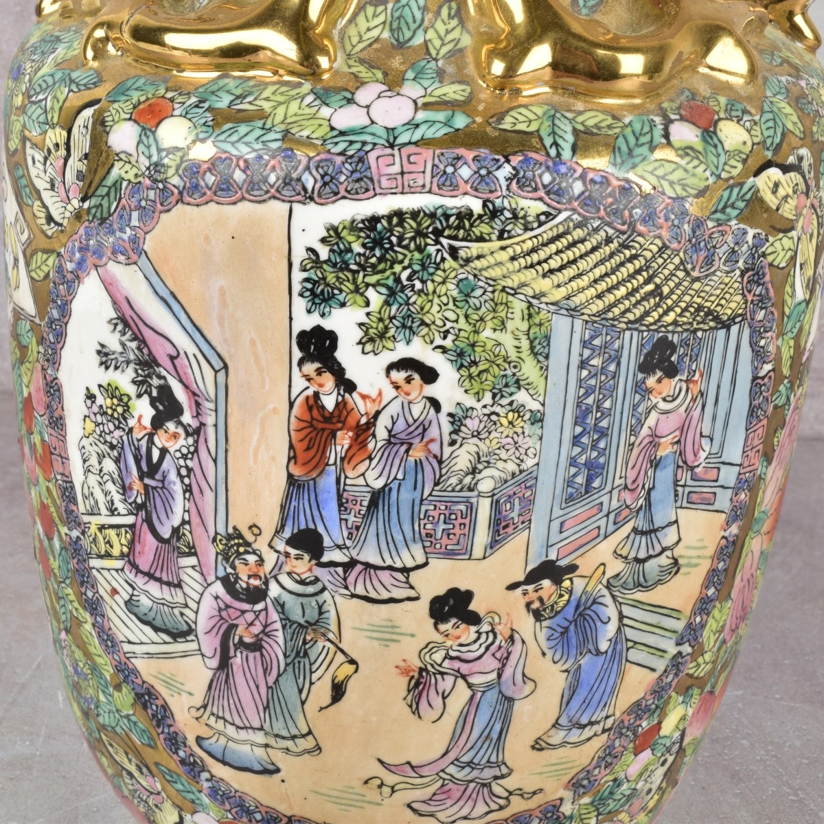 Chinese Rose Medallion Porcelain Vase