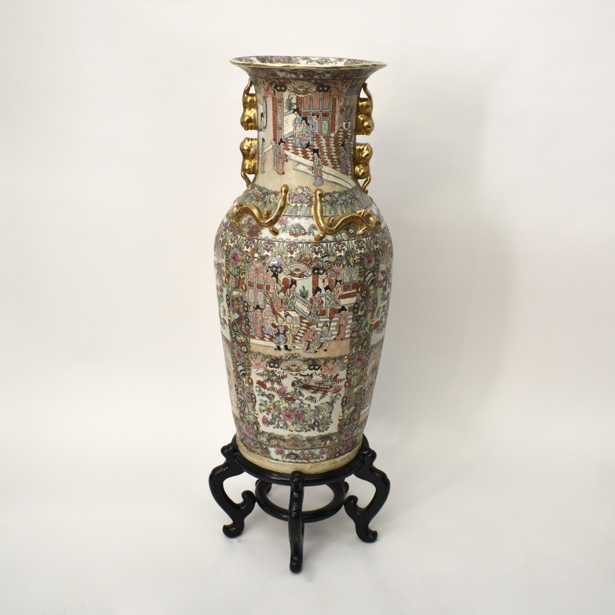 Vintage Chinese Rose Medallion Porcelain Urn