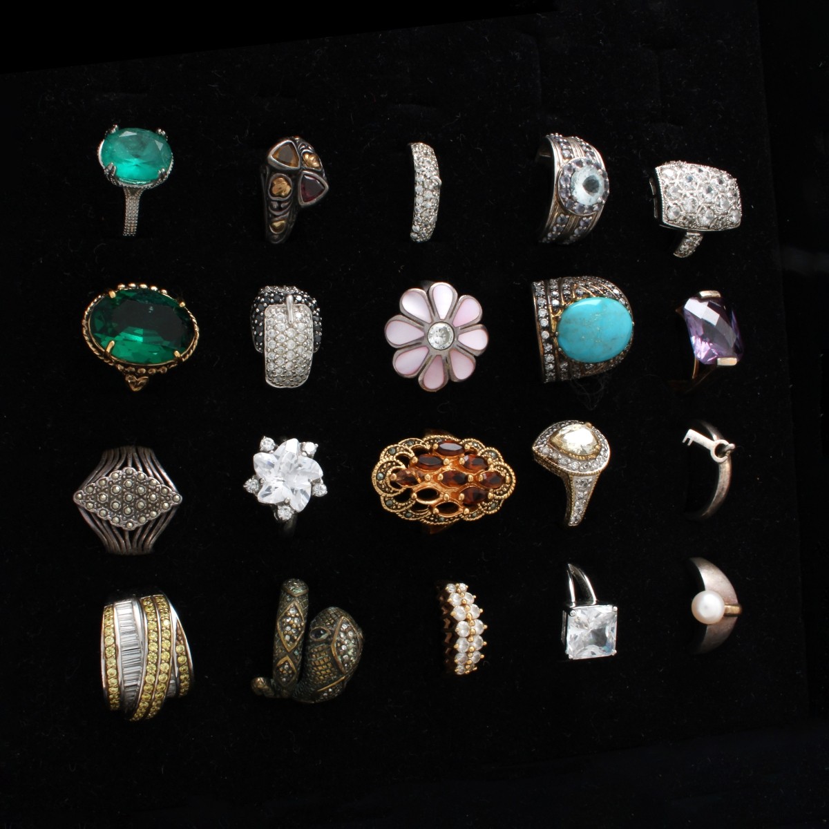 Lot of Fashion Jewelry