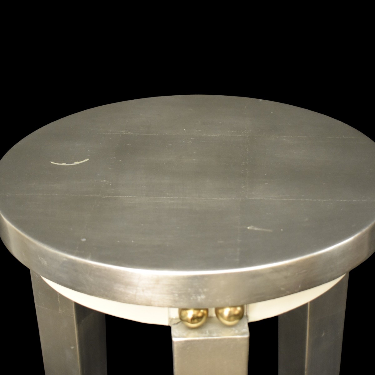 Silver Leaf Pedestal