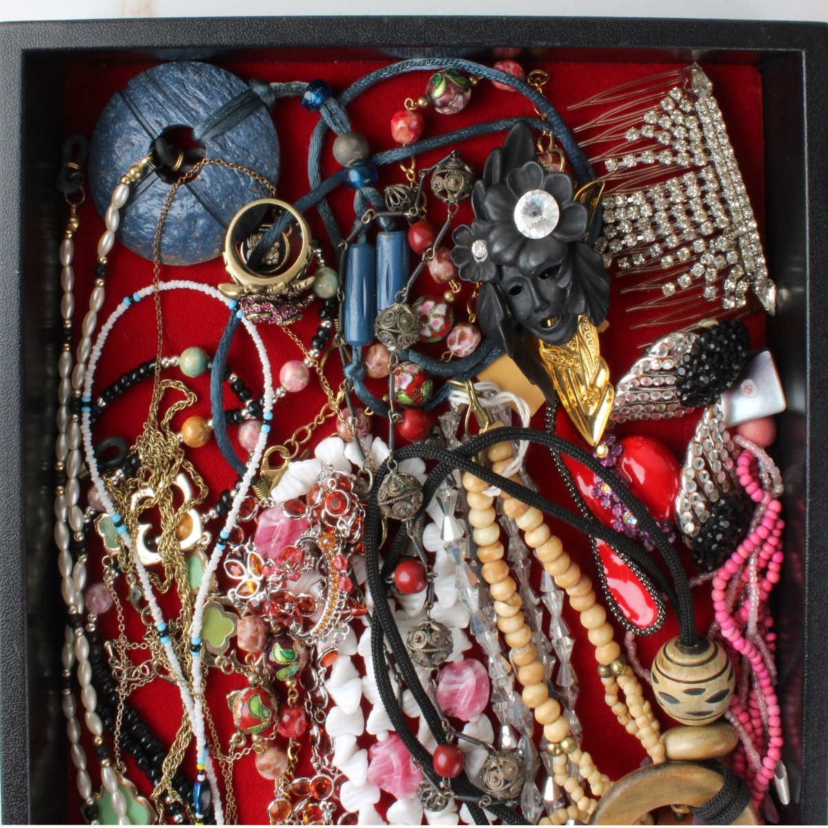 Tray Lot of Fashion Jewelry