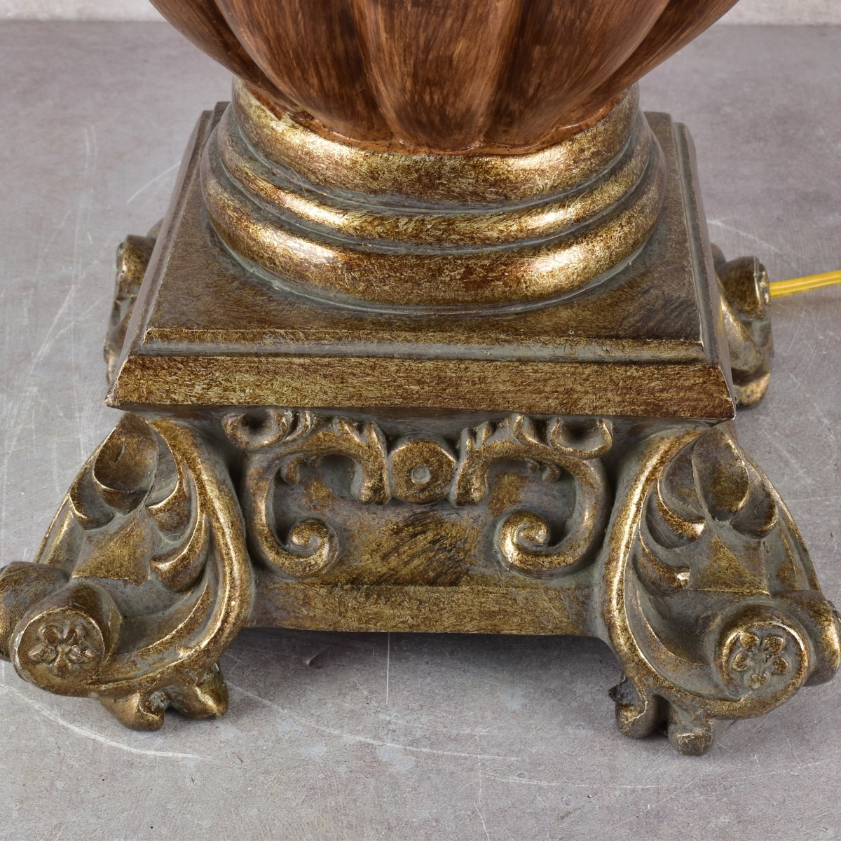 Large Gourd Shape Lamp