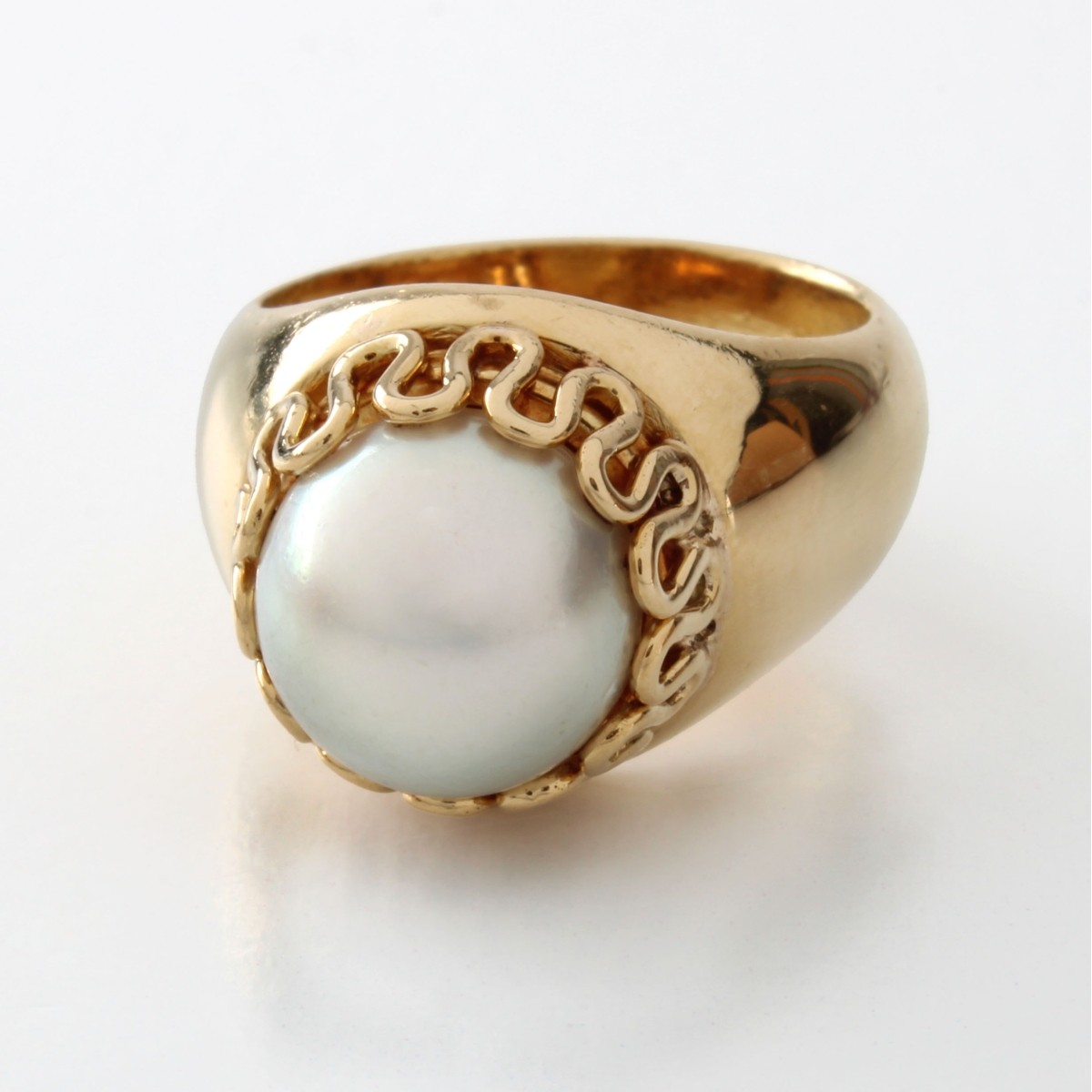 Pearl and 18K Ring